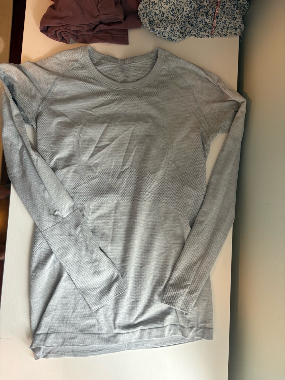 lululemon athletica Light Gray Long-Sleeve Performance Top